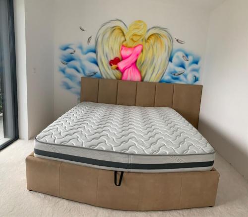 Angel Wall design 02