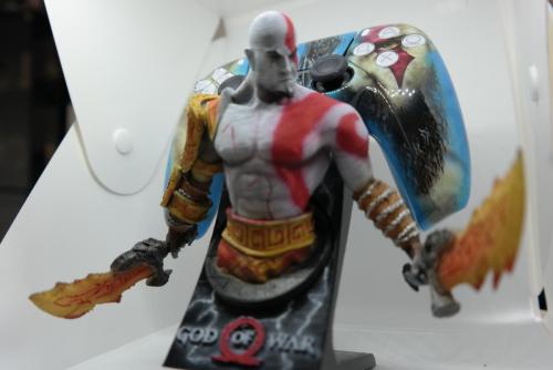 GOW controller holder 06