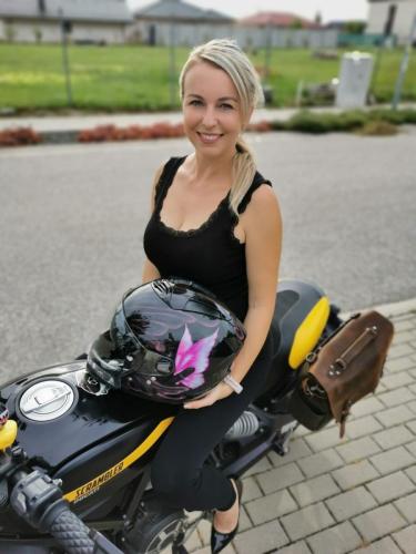 Butterfly moto helmet design 01