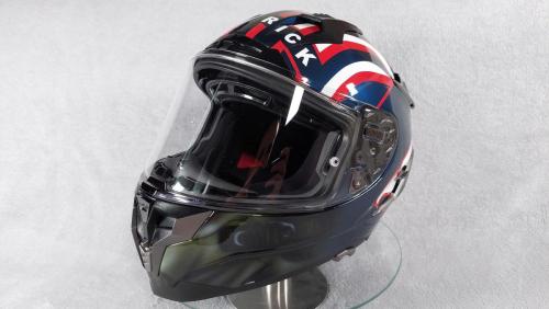 Maverick Top Gun moto helmet design 01