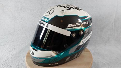 Mercedes AMG Petronas racing helmet design 01