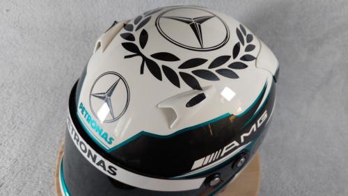 Mercedes AMG Petronas racing helmet design 09