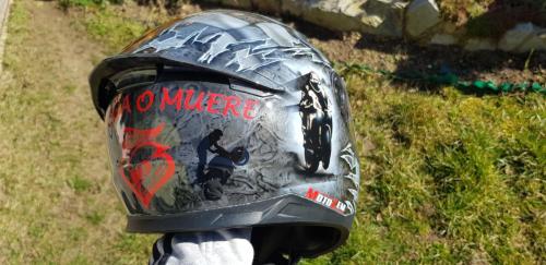 Moto racing helmet design 05