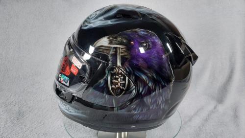 Raven moto helmet design 02