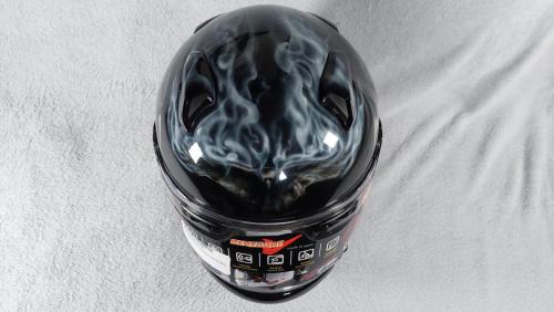 Raven moto helmet design 08